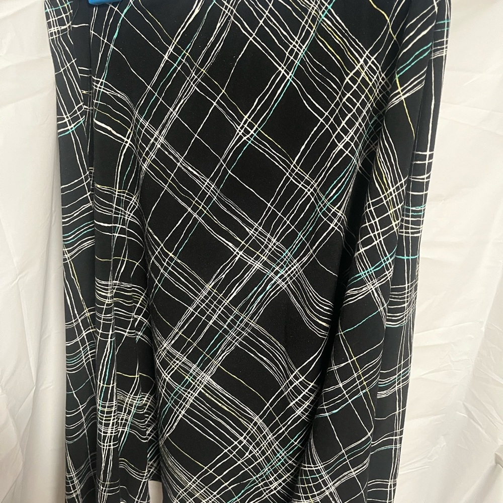 Liz Claiborne Black and White Plaid skirt